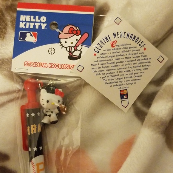 Hello Kitty MLB Pen w Charm: Pittsburgh Pirates - Picture 2 of 3